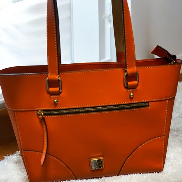 Dooney and Bourke Orange Leather Like New Bag - Picture 2 of 16